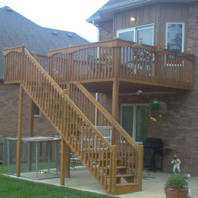 Deck Cleaning and Restoring Services